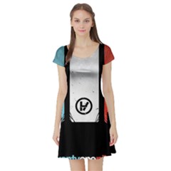Short Sleeve Skater Dress Front Short Sleeve Skater Dress Front