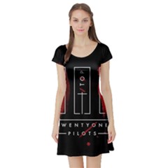 Short Sleeve Skater Dress Front Short Sleeve Skater Dress Front
