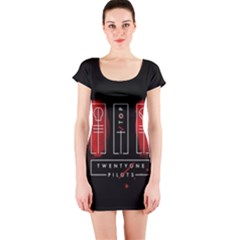 Short Sleeve Bodycon Dress Front Short Sleeve Bodycon Dress Front