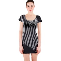 Short Sleeve Bodycon Dress Front Short Sleeve Bodycon Dress Front