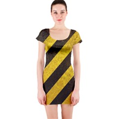 Short Sleeve Bodycon Dress Front Short Sleeve Bodycon Dress Front