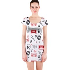 Short Sleeve Bodycon Dress Front Short Sleeve Bodycon Dress Front