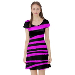 Short Sleeve Skater Dress Front Short Sleeve Skater Dress Front
