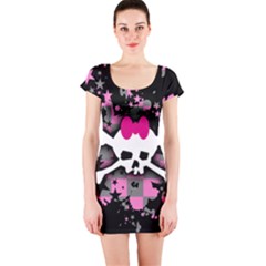 Short Sleeve Bodycon Dress Front Short Sleeve Bodycon Dress Front