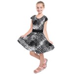 Tropical leafs pattern, black and white jungle theme Kids  Short Sleeve Dress