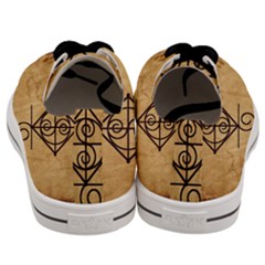 Men s Low Top Canvas Sneakers 