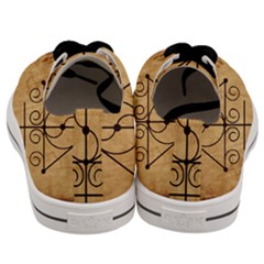 Men s Low Top Canvas Sneakers 