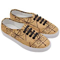 Women s Classic Low Top Sneakers 