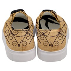 Women s Classic Low Top Sneakers 