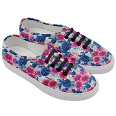 Women s Classic Low Top Sneakers 