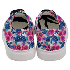 Women s Classic Low Top Sneakers 