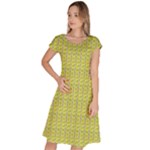 Petals (2) Classic Short Sleeve Dress