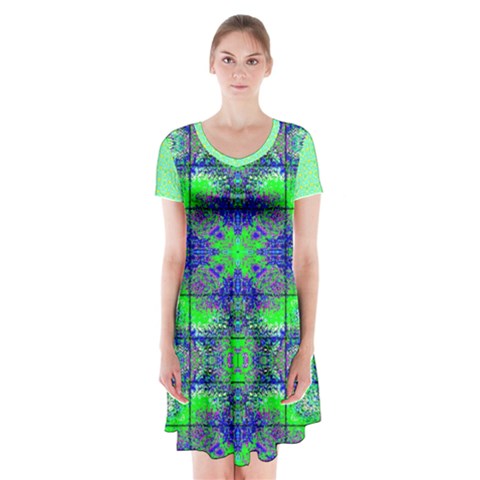 Carnatial Frequencee Short Sleeve V