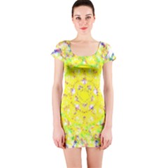 Short Sleeve Bodycon Dress Front Short Sleeve Bodycon Dress Front
