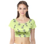 Black and white vector flowers at canary yellow Short Sleeve Crop Top
