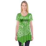 Green foliage background Short Sleeve Tunic 