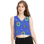 Christmas pattern with wreaths V-Neck Cropped Tank Top