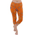 Floral pattern paisley style  Lightweight Velour Capri Yoga Leggings