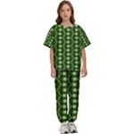 Wowpatterns-export-pattern Kids  Tee and Pants Sports Set
