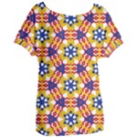 Wavey shapes pattern                                                            Women s Oversized Tee