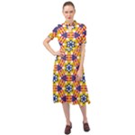 Wavey shapes pattern                                                                 Keyhole Neckline Chiffon Dress