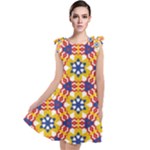 Wavey shapes pattern                                                                Tie Up Tunic Dress