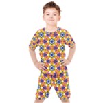 Wavey shapes pattern                                                           Kids  Tee and Shorts Set