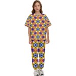 Wavey shapes pattern                                                     Kids  Tee and Pants Sports Set