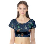 Monster-alien-pattern-seamless-background Short Sleeve Crop Top