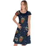 Monster-alien-pattern-seamless-background Classic Short Sleeve Dress