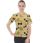 Seamless Pattern Of Sunglasses Tropical Leaves And Flowers Women s Sport Raglan T-Shirt
