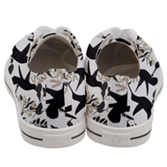 Women s Low Top Canvas Sneakers 