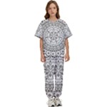 Vector Mandala Drawing Decoration Kids  T-Shirt and Pants Sports Set