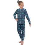 Bons Foot Prints Pattern Background Kids  Long Sleeve Set 