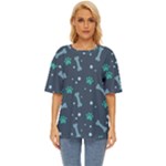 Bons Foot Prints Pattern Background Oversized Basic T-Shirt