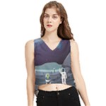 Alien Astronaut Scene V-Neck Cropped Tank Top
