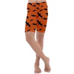 Halloween Card With Bats Flying Pattern Kids  Lightweight Velour Cropped Yoga Leggings