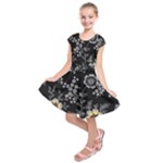 Black Background With Gray Flowers, Floral Black Texture Kids  Short Sleeve Dress