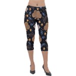Seamless Pattern Repeat Repetition Lightweight Velour Capri Leggings 