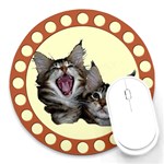 Yawning kitten Round Mousepad