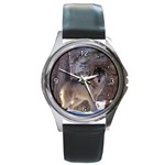 Gray Wolf Round Metal Watch