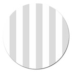 Vertical Stripes - White and Gainsboro Gray Magnet 5  (Round)
