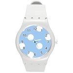 Polka Dots - White on Baby Blue Round Plastic Sport Watch (M)