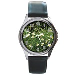 White Daisy flowers Round Metal Watch