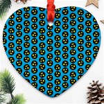 0059 Comic Head Bothered Smiley Pattern Ornament (Heart)