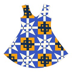 Shapes on a blue background                                                               Short Sleeve V Front