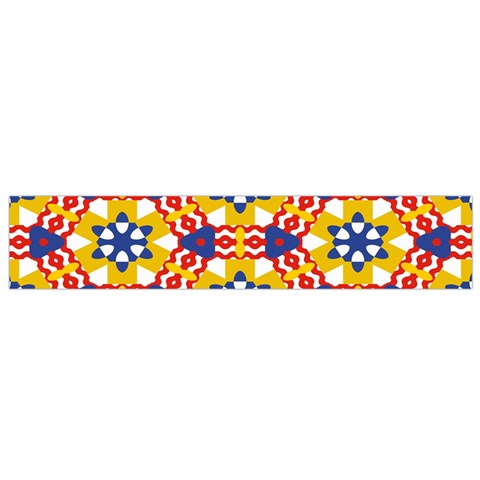 Wavey shapes pattern                                                              Flano Scarf from ArtsNow.com Front