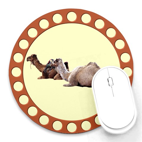 Sitting camels Round Mousepad from ArtsNow.com Front