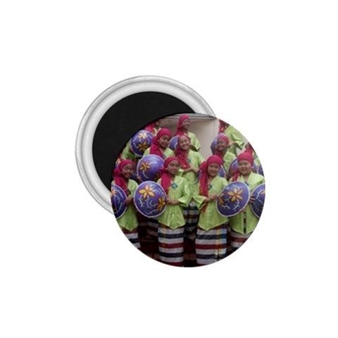SDC10162 1.75  Magnet from ArtsNow.com Front
