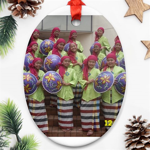 SDC10162 Ornament (Oval) from ArtsNow.com Front
